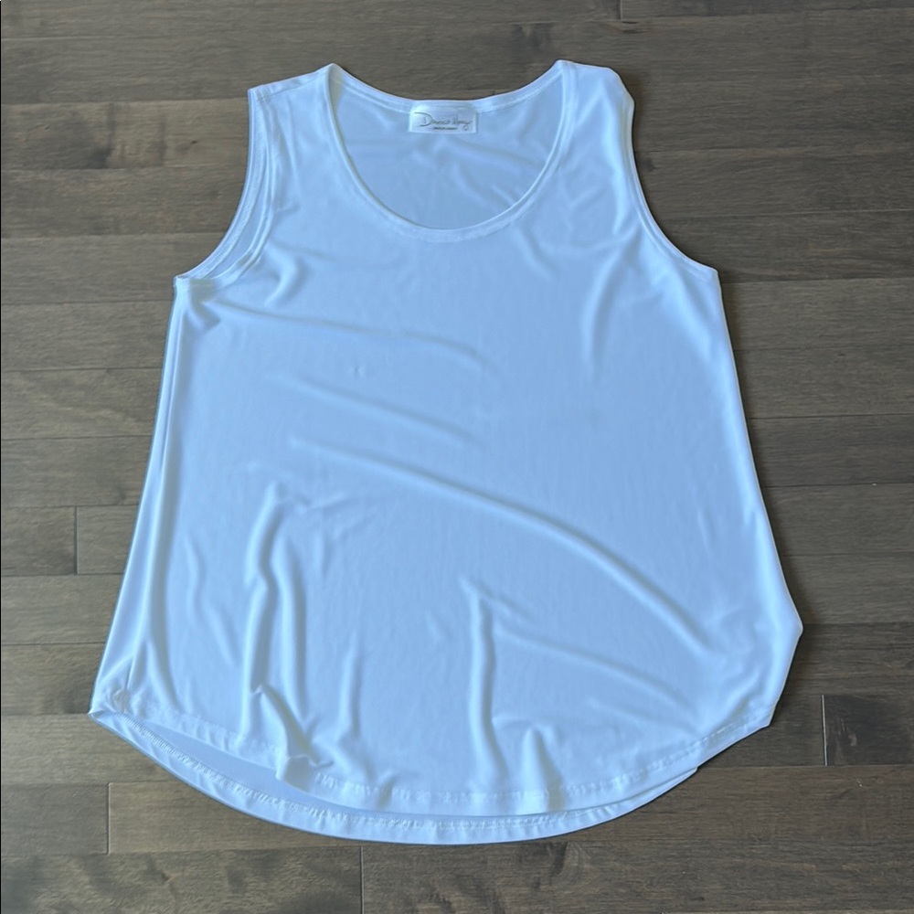 Women's White Sleeveless Top